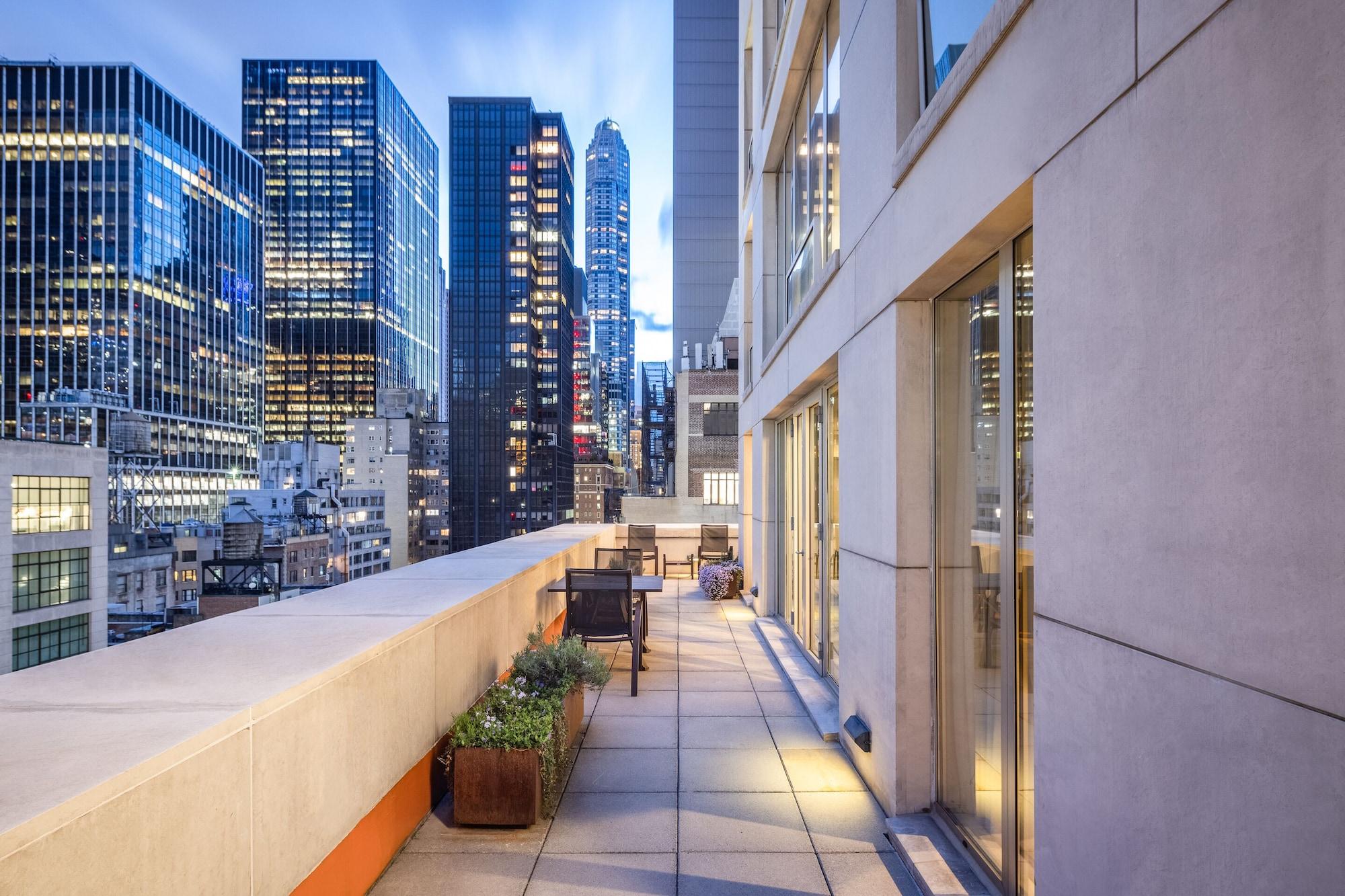 Chambers Hotel Central Park South, Sonder By Marriott Bonvoy New York Bagian luar foto
