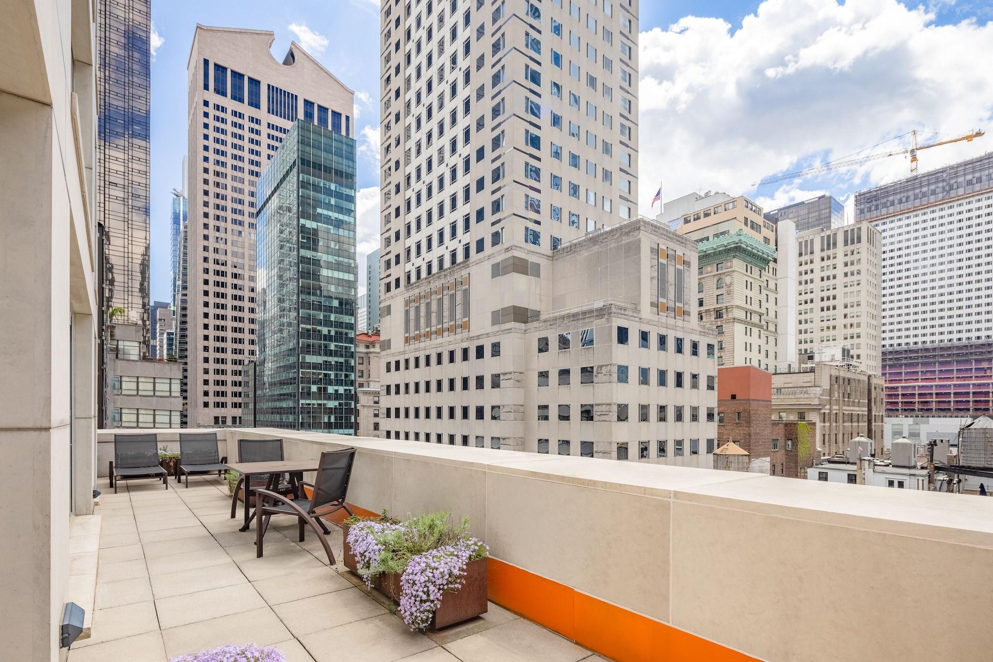 Chambers Hotel Central Park South, Sonder By Marriott Bonvoy New York Bagian luar foto