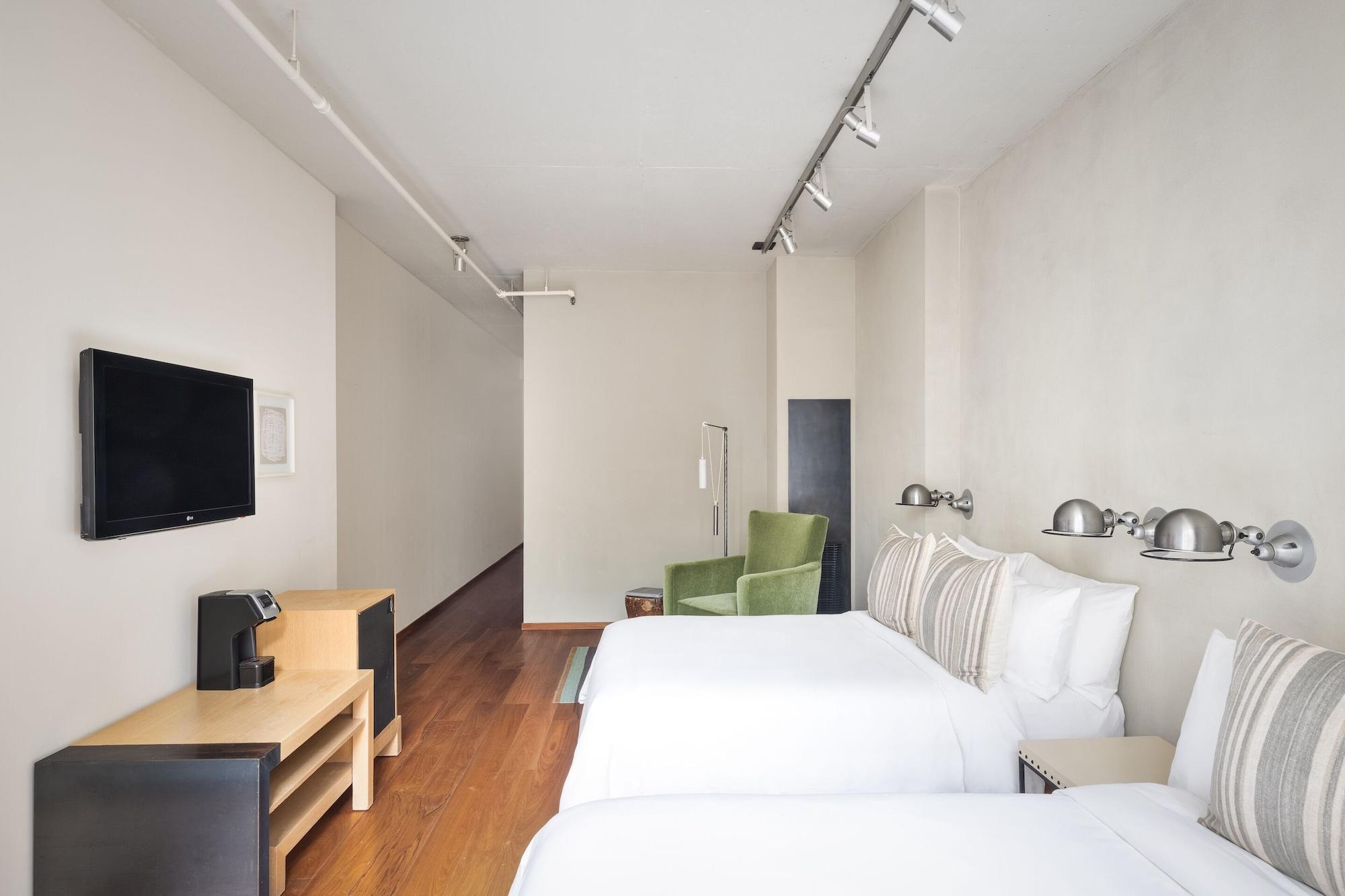 Chambers Hotel Central Park South, Sonder By Marriott Bonvoy New York Bagian luar foto