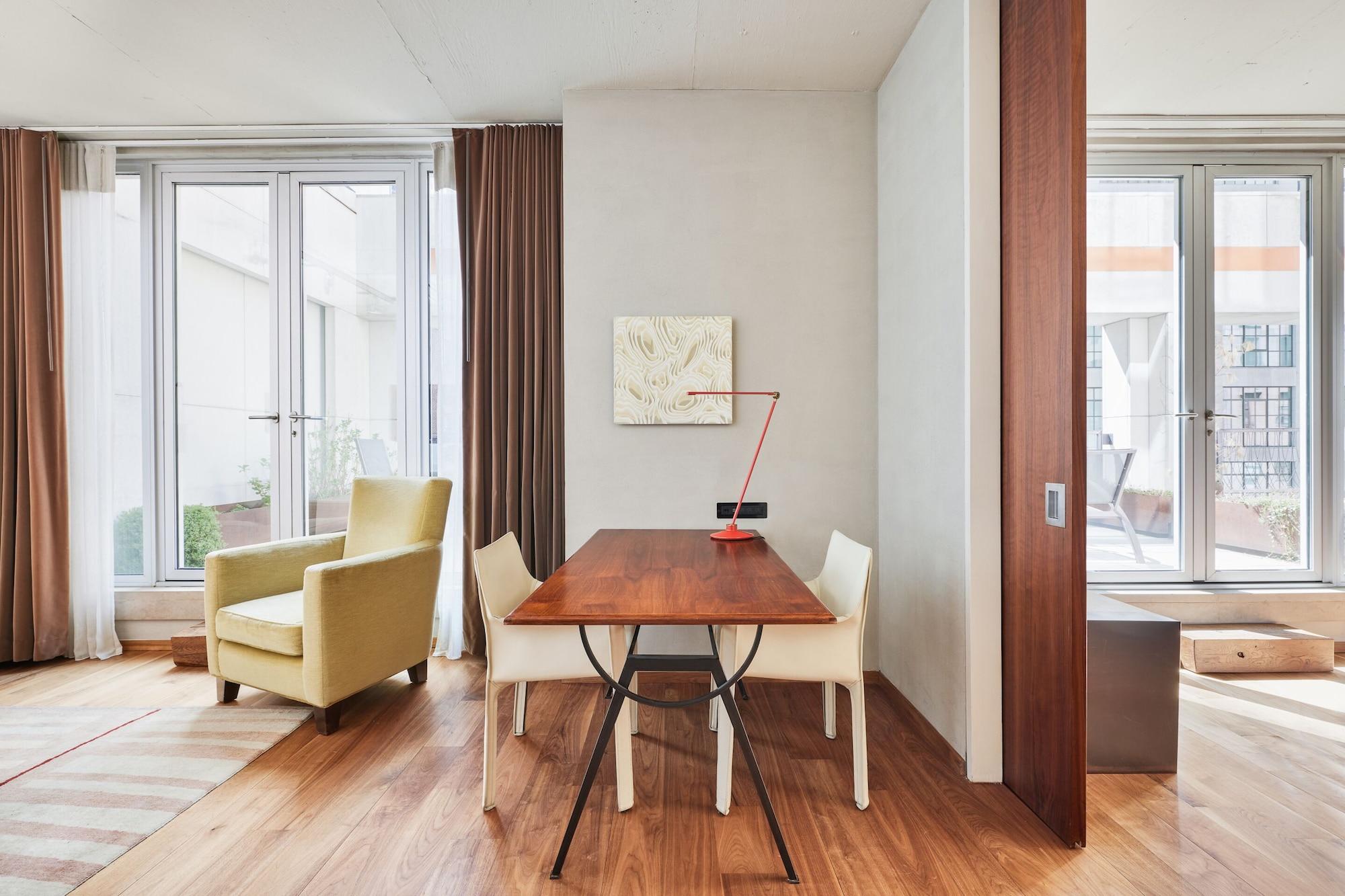 Chambers Hotel Central Park South, Sonder By Marriott Bonvoy New York Bagian luar foto