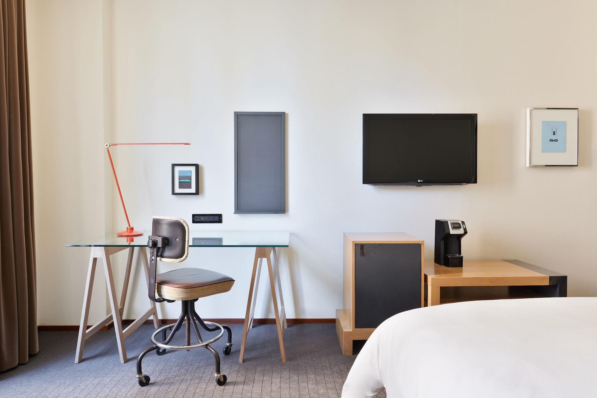Chambers Hotel Central Park South, Sonder By Marriott Bonvoy New York Bagian luar foto