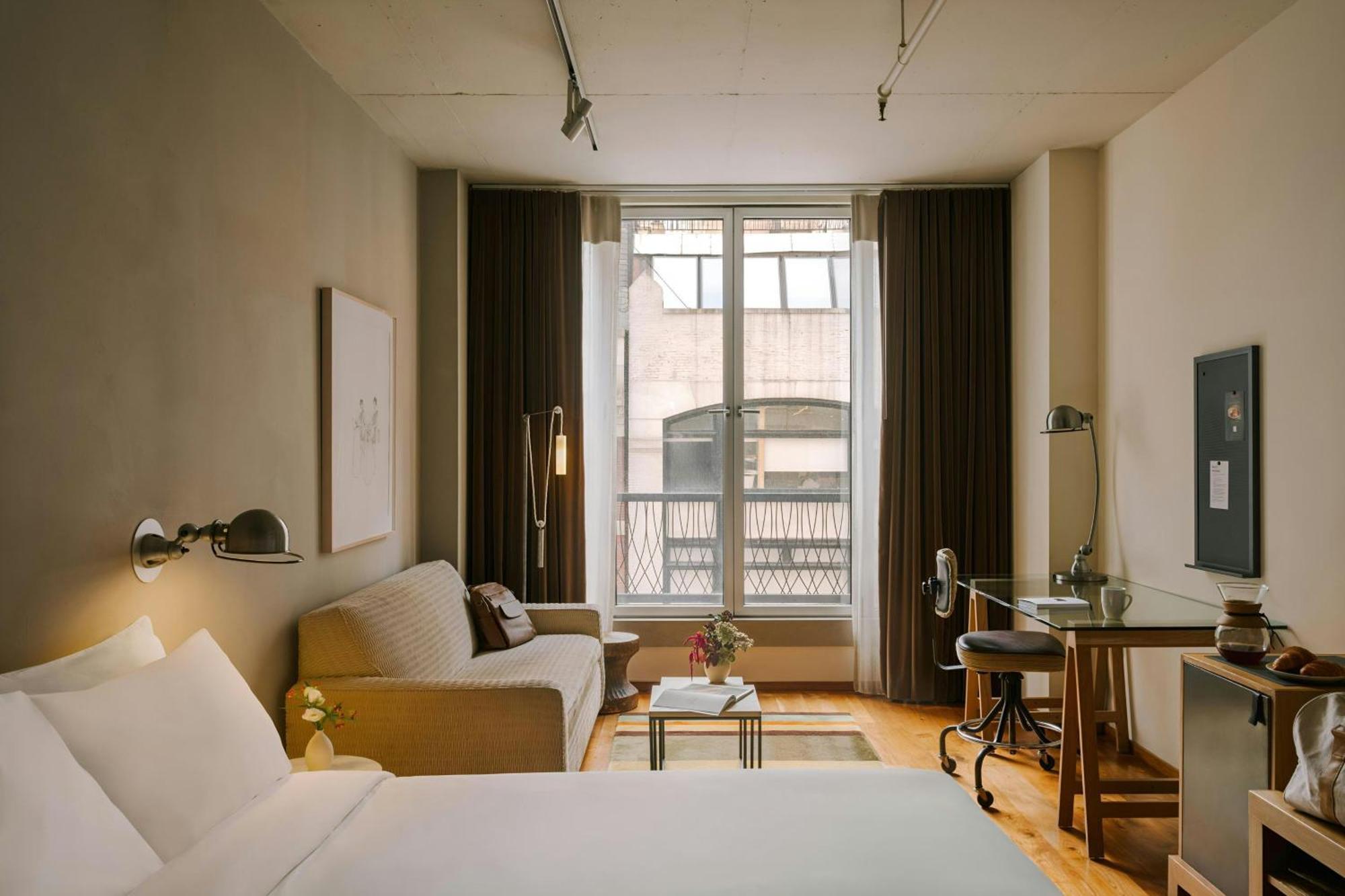 Chambers Hotel Central Park South, Sonder By Marriott Bonvoy New York Bagian luar foto