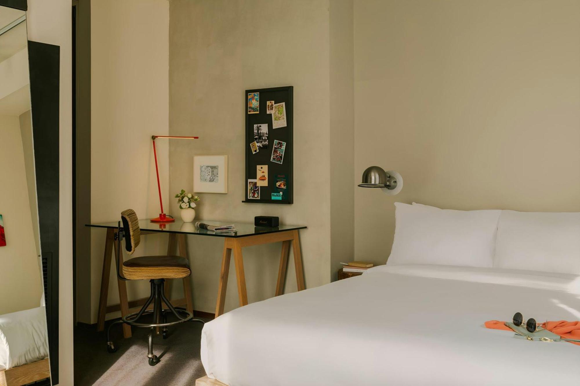 Chambers Hotel Central Park South, Sonder By Marriott Bonvoy New York Bagian luar foto