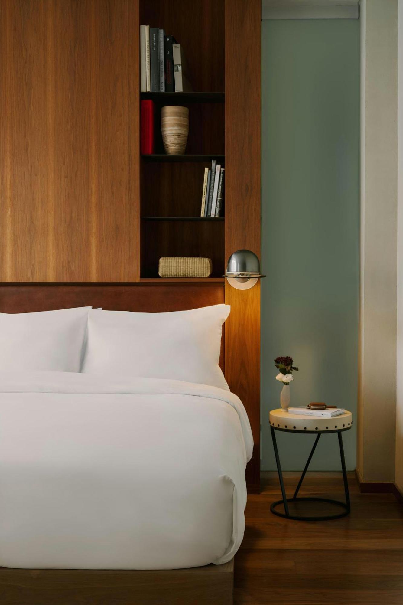Chambers Hotel Central Park South, Sonder By Marriott Bonvoy New York Bagian luar foto