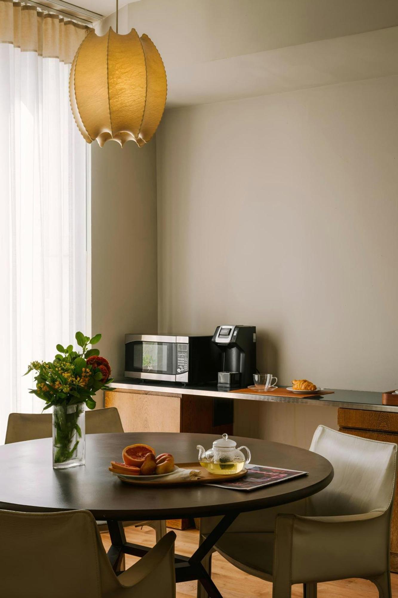 Chambers Hotel Central Park South, Sonder By Marriott Bonvoy New York Bagian luar foto