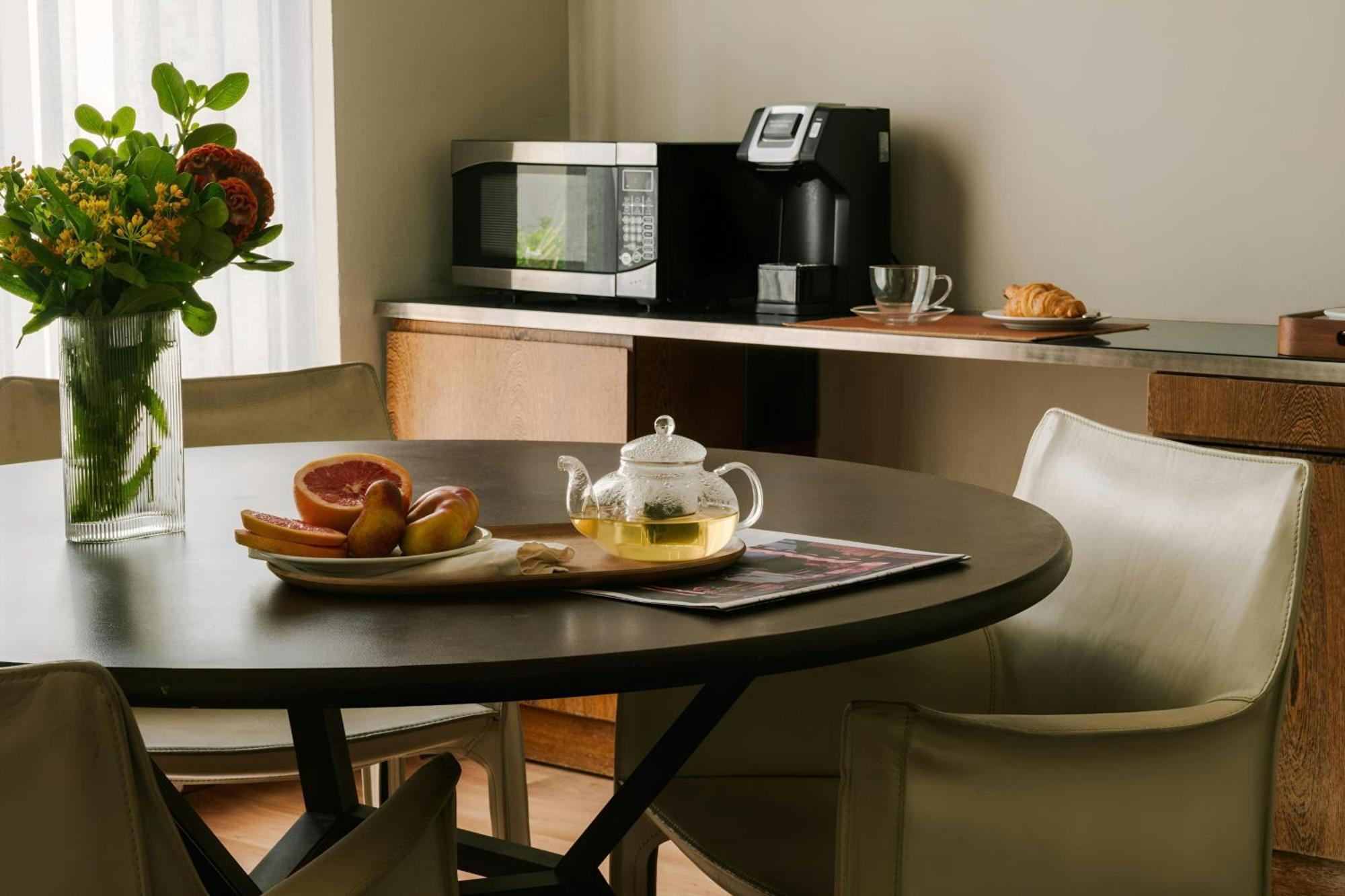 Chambers Hotel Central Park South, Sonder By Marriott Bonvoy New York Bagian luar foto